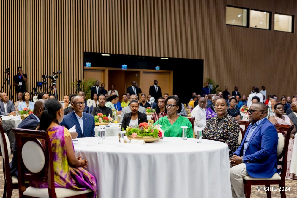 Abanyarwanda mukwiye kuva mu mwanda mushyirwamo na bamwe mubanyamadini-Perezida Paul Kagame