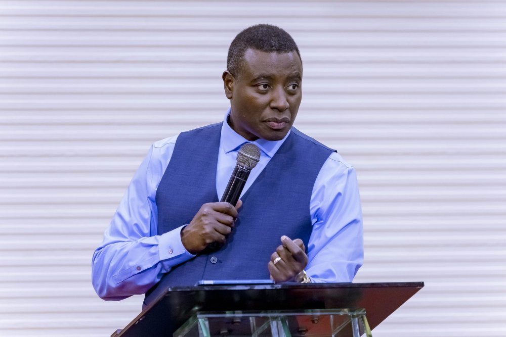 Apostle Dr.Paul Gitwaza yahuguye abajya kuruhimbi ko bakwiye kwigenzura mu myambarire n’imimerere