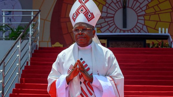 Cardinal Ambongo yasabye Leta kuganira na M23