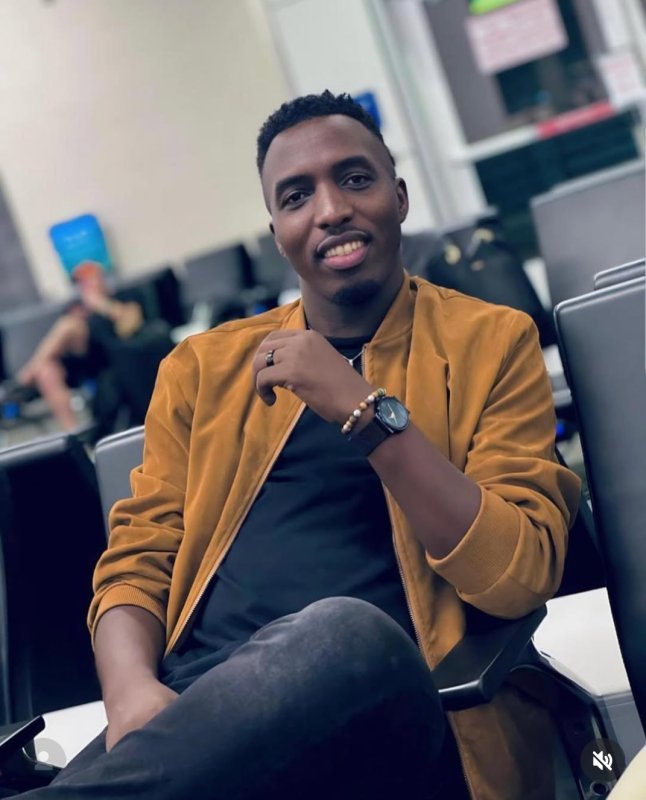 Mbere yuko abantu bahindurwa n’indirimbo zacu bakwiye kubanza guhumurirwa n’imbuto twera-Umuramyi Felix Murangwa( Ngizi indirimbo ze zose) Mbere yuko abantu bahindurwa n’indirimbo zacu bakwiye kubanza guhumurirwa n’imbuto twera-Umuramyi Felix Murangwa( Ngizi indirimbo ze zose)