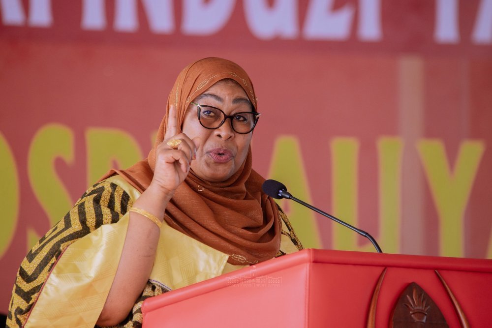 Perezida Samia Suluhu yihanangirije Abapfumu n’abakonikoni babeshya Abakandida ko bazaba Perezida wa Tanzaniya Perezida Samia Suluhu yihanangirije Abapfumu n’abakonikoni babeshya Abakandida ko bazaba Perezida wa Tanzaniya