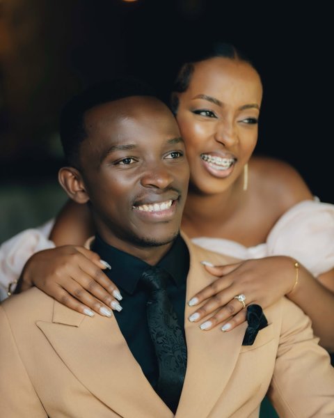 Abahanzi Chryso Ndasingwa na Sharon Gatete aheruka kwambika impeta y’urukundo, basezeranye imbere y’amategeko Abahanzi Chryso Ndasingwa na Sharon Gatete aheruka kwambika impeta y’urukundo, basezeranye imbere y’amategeko