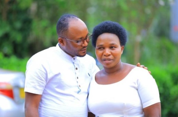 Theo Bosebabireba yatakambiye abantu ngo bamutabare abone uko avuza umugore we Theo Bosebabireba yatakambiye abantu ngo bamutabare abone uko avuza umugore we